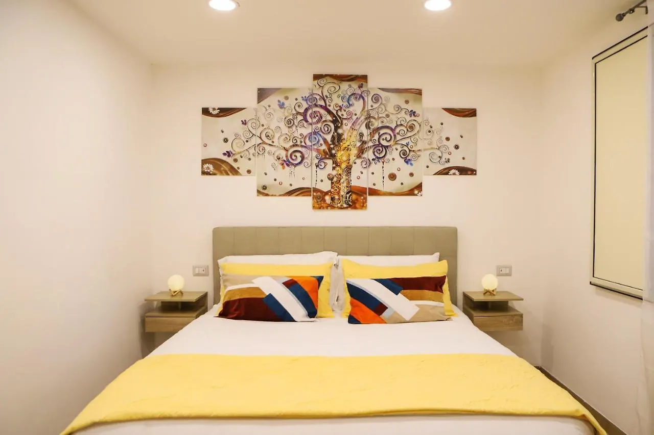 Cozy Apartment In Chiaia By Wonderful Italy Naples